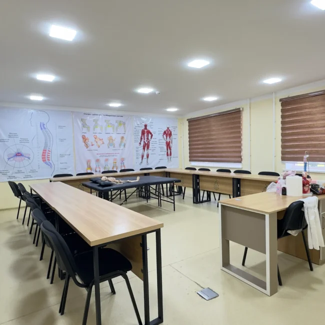 Odam anatomiyasini o'rganish uchun qulay bo'lgan ta'lim akademiyasining yana bir xonasi.