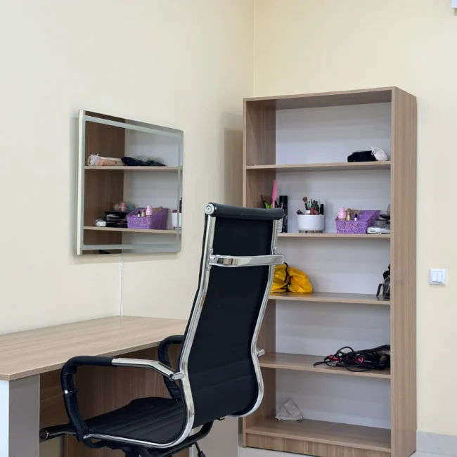 Dam olish uchun va abed qilish uchun o'rindiq.