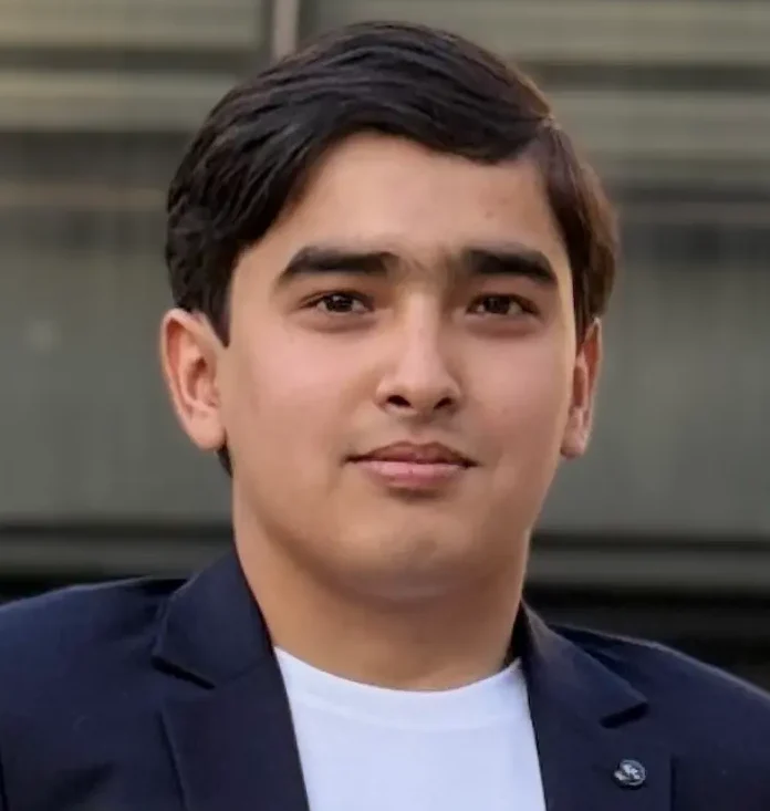 Kursni tugatgan o'quvchi.